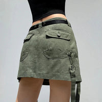 Strappy Green Cargo Mini Skirt — dettaglio della stampa