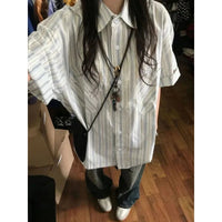 Striped Short Sleeve Button Up Blouse Shirt — vista posteriore