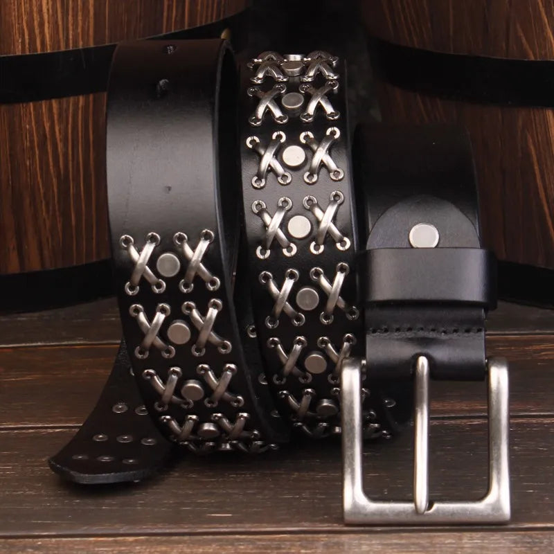 Studded Cross Stitch Rivet Genuine Leather Belt — dettaglio della stampa