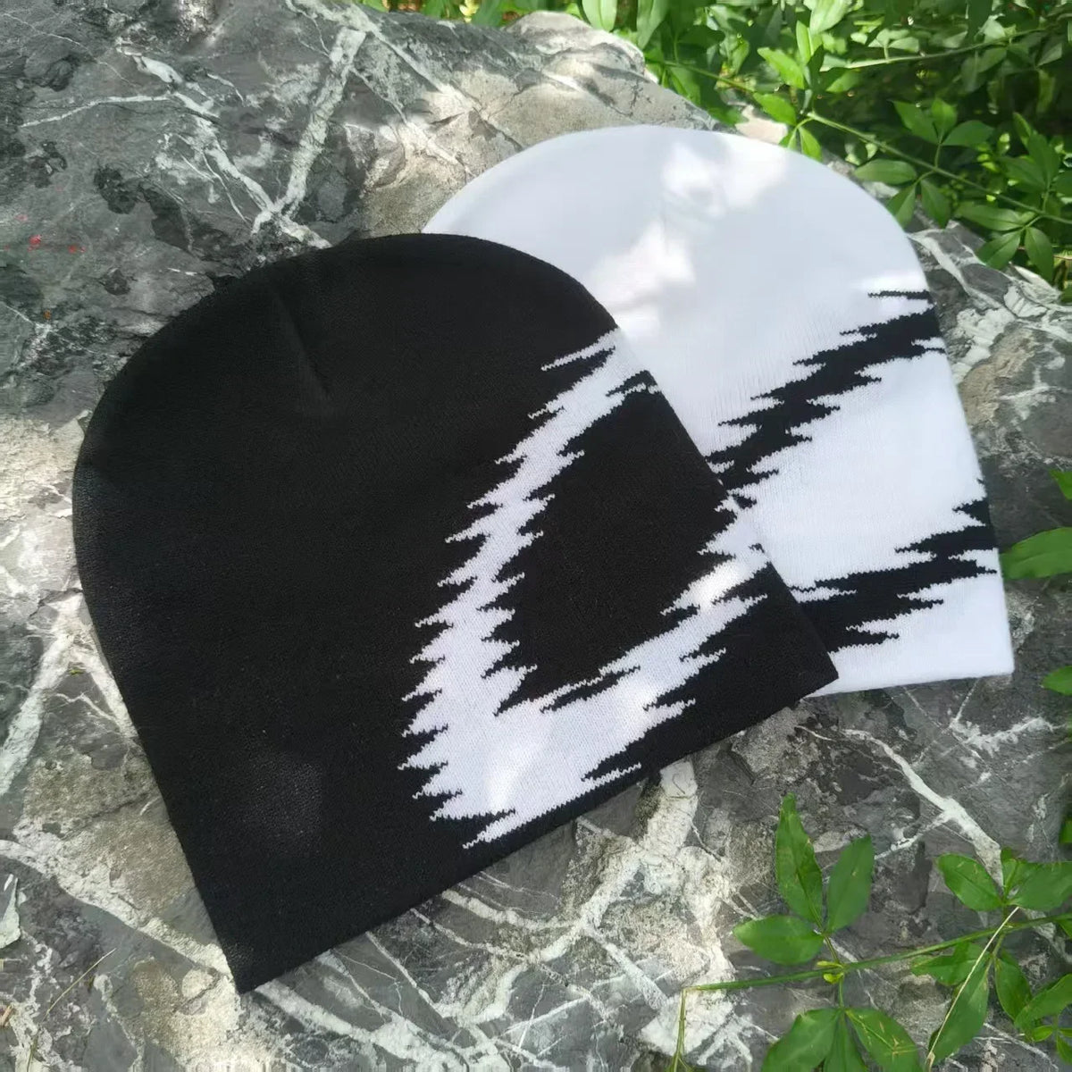 Stutter Step O Jacquard Graphic Beanie — dettaglio