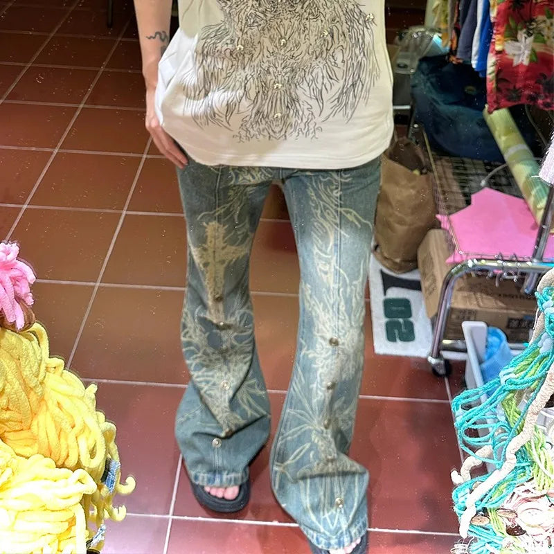 Tattoo Print Vintage Distressed Flare Jean — vista frontale