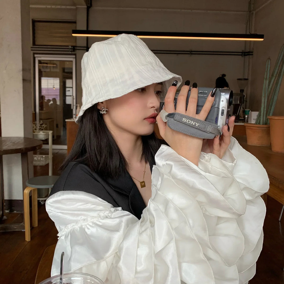 Thin Breathable Bucket Hat — dettaglio della stampa