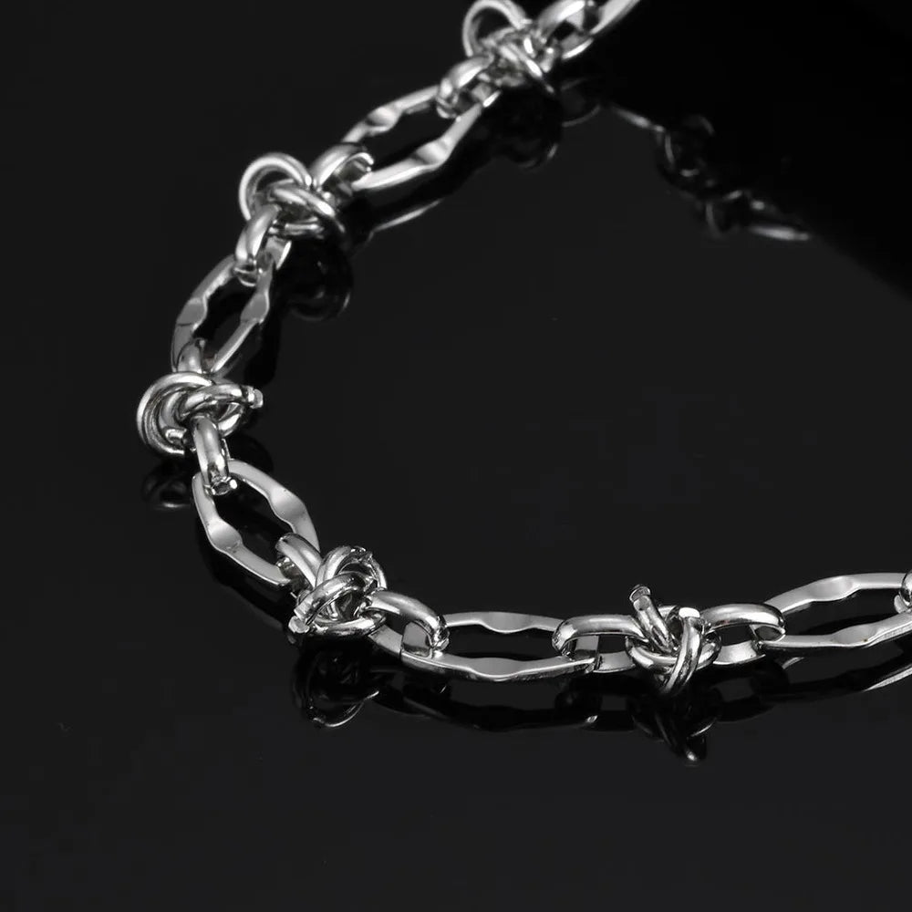 Thorn Knot Links Necklace — dettaglio della stampa
