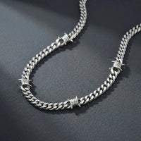 Thorns Barbed Cuban Chain Necklace — vista posteriore