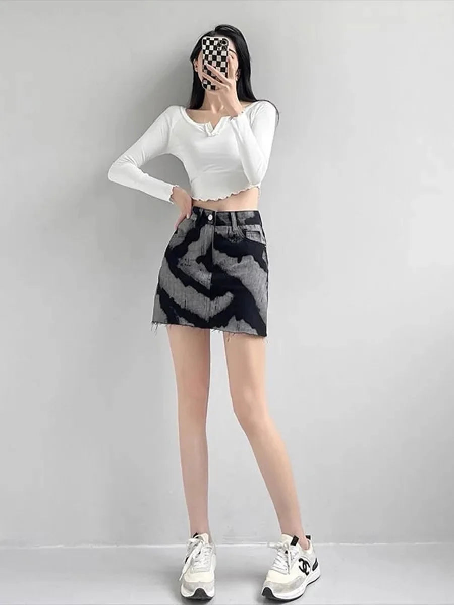 Tie Dye Printed Mini Skirt — dettaglio