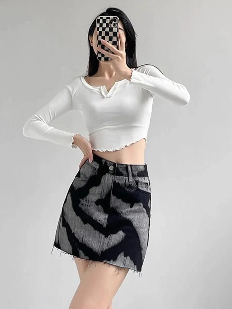 Tie Dye Printed Mini Skirt — dettaglio della stampa