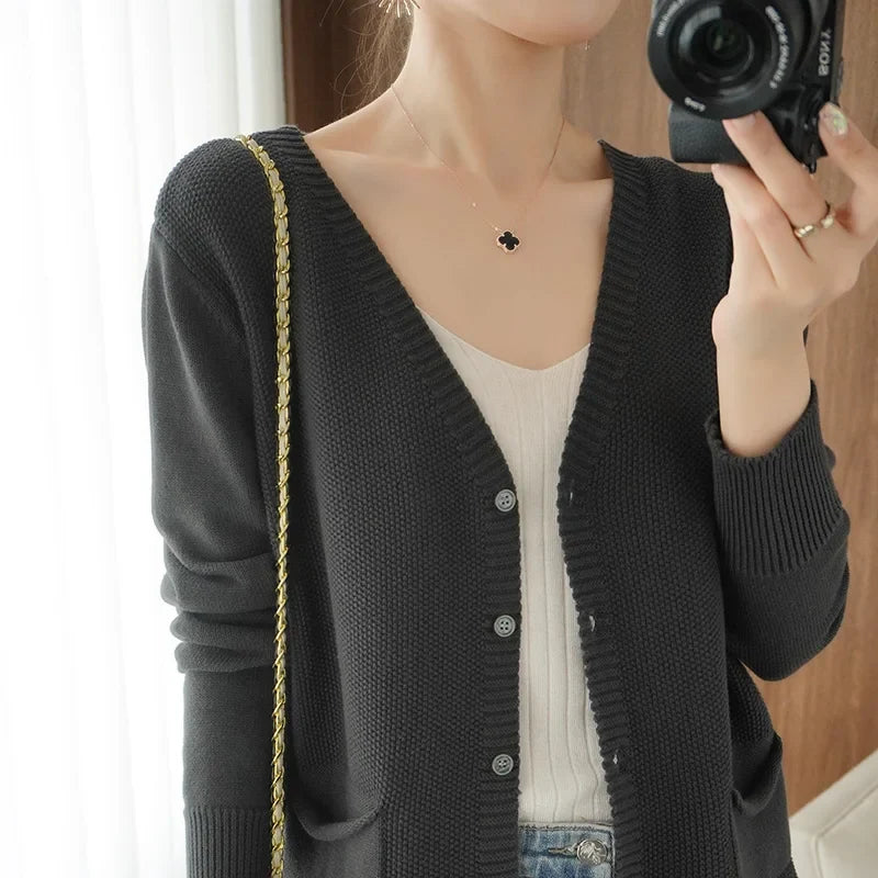 V Neck Button Up Cardigan With Pocket — vista frontale