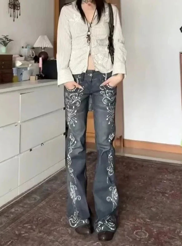 Vintage Aesthetic Print Flared Bootcut Jeans — dettaglio della stampa