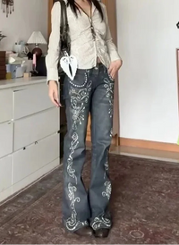 Vintage Aesthetic Print Flared Bootcut Jeans — in alternativa
