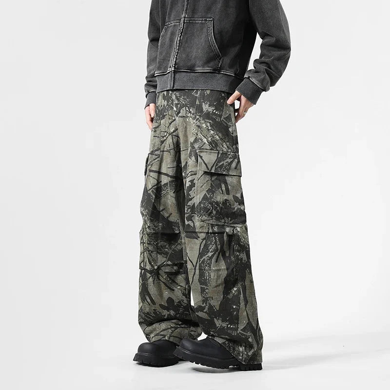Vintage Leaf Pattern Camouflage Cargo Trousers — dettaglio della stampa