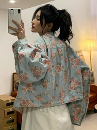 Vintage Rose Floral Denim Jacket — vista laterale