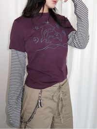 Vintage Striped Dolphin Graphic Long Sleeve Top — in alternativa