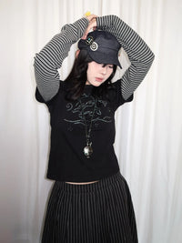 Vintage Striped Dolphin Graphic Long Sleeve Top — vista laterale