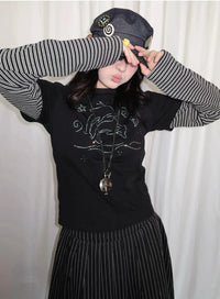 Vintage Striped Dolphin Graphic Long Sleeve Top — vista frontale