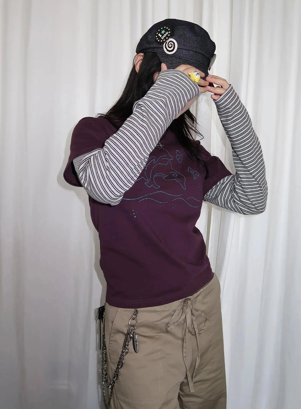 Vintage Striped Dolphin Graphic Long Sleeve Top — vista posteriore