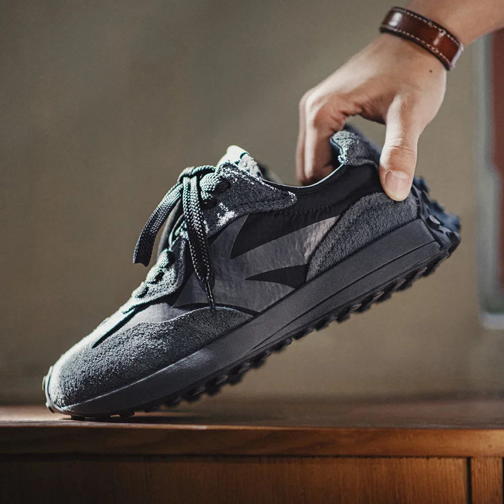 Vintage Thick soled Black Trainers — in alternativa