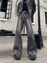 Washed Grey Baggy Stacked Flare Jeans — dettaglio della stampa