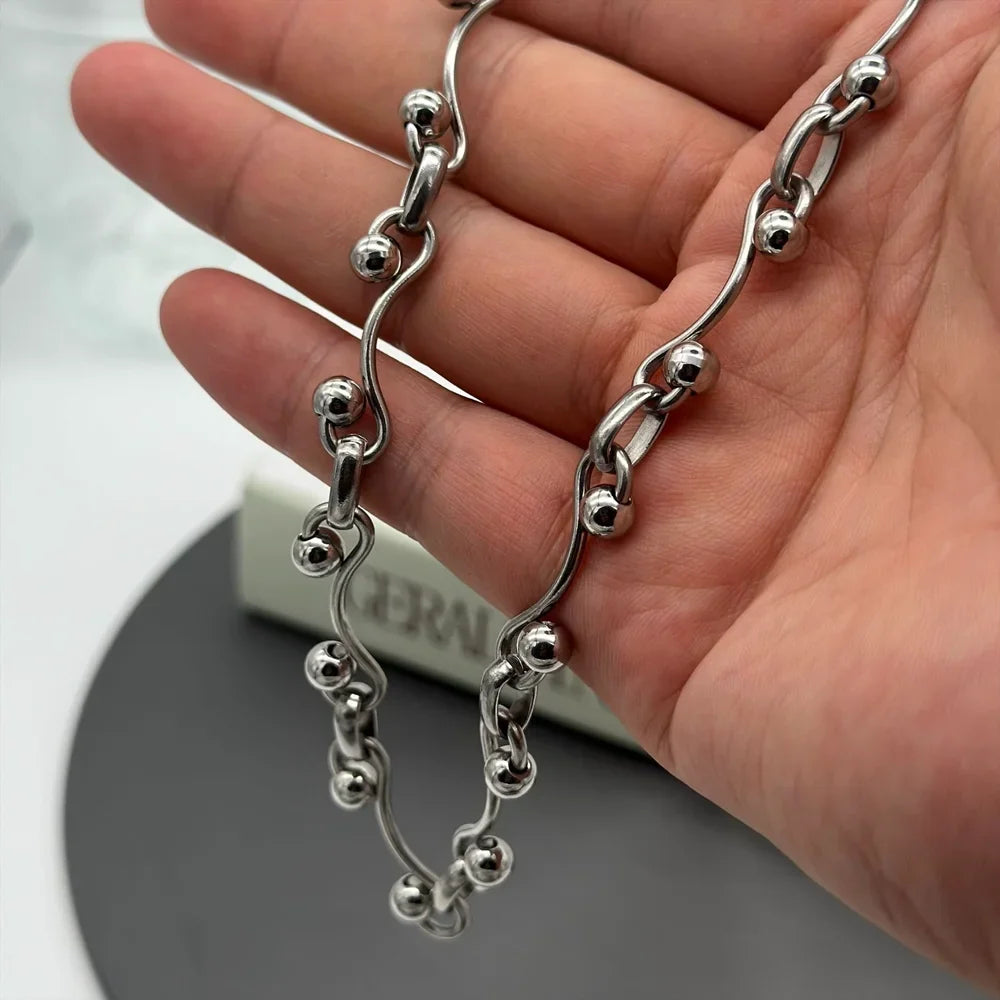 Wave Ball Chain Necklace — dettaglio della stampa