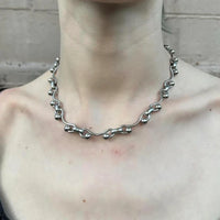 Wave Ball Chain Necklace — vista posteriore