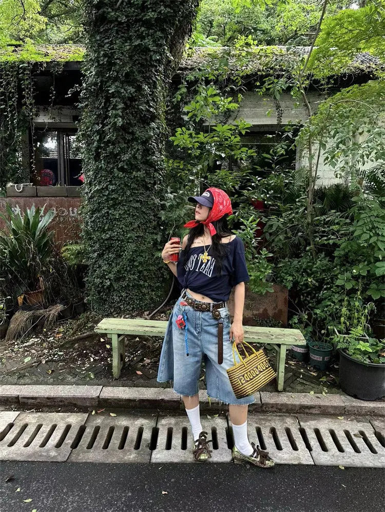 West Coast Graphic Loose Off Shoulder T Shirt — dettaglio