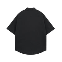 "Whats the Meaning" Graphic Print Short Sleeve Shirt — dettaglio della stampa
