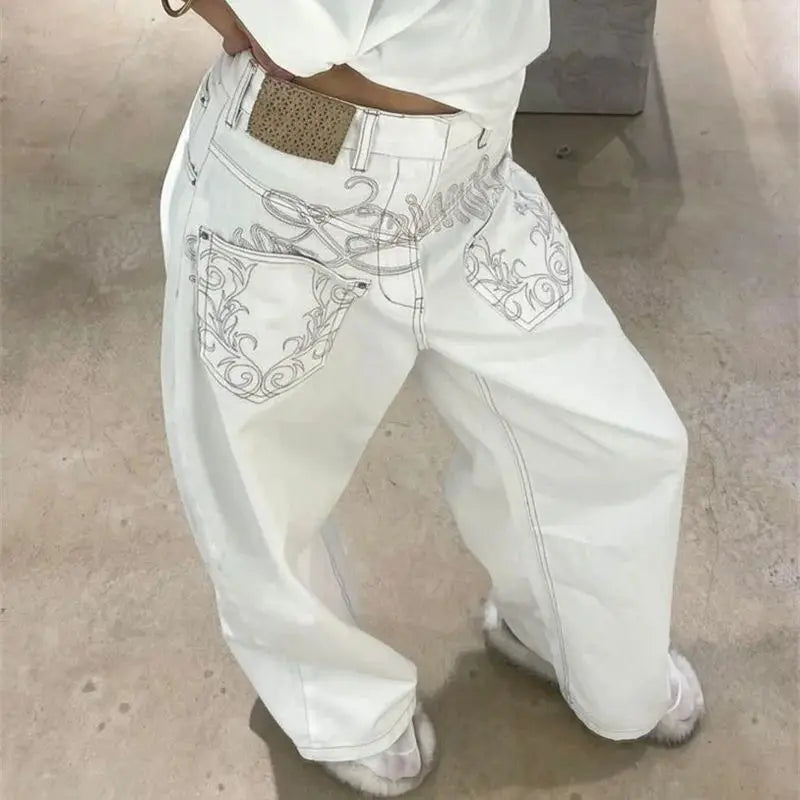 White Embroidered Baggy Jeans — dettaglio