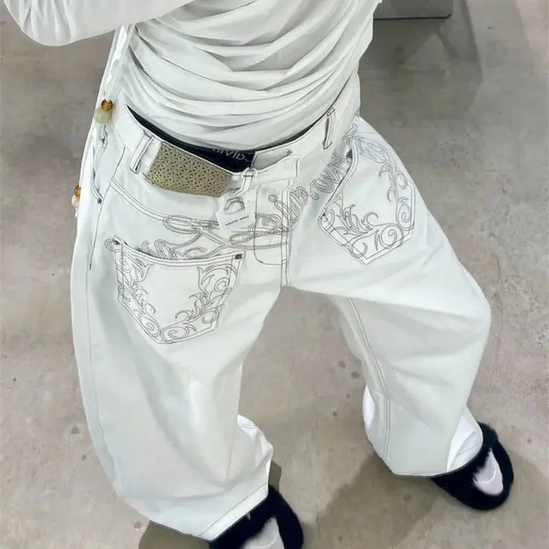 White Embroidered Baggy Jeans — dettaglio della stampa