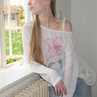 White Flower Graphic Sheer Mesh Long Sleeve Top — dettaglio della stampa