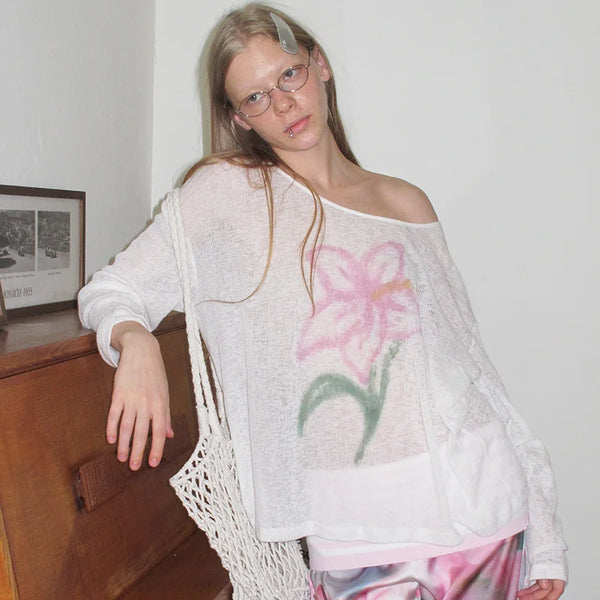 White Flower Graphic Sheer Mesh Long Sleeve Top — vista frontale