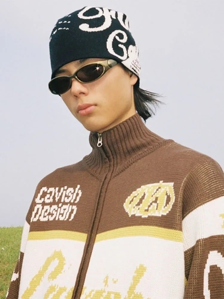 Winter Wish Graphic Beanie — vista laterale