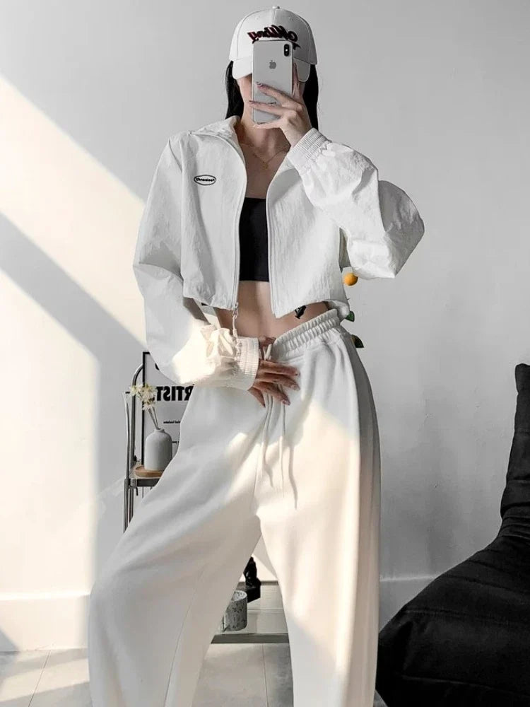 Womens Cropped Athleisure Jacket — in alternativa