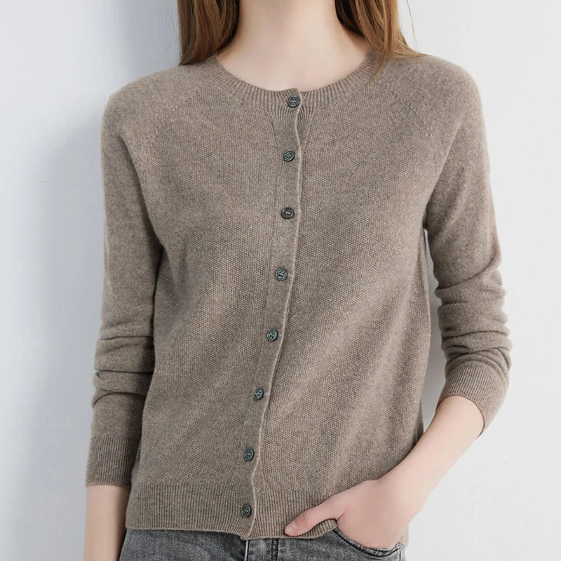 Womens Essentials Knit Cardigan Sweater — vista frontale