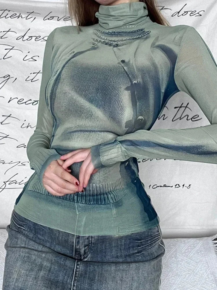 Womens Long Sleeve Turtle Neck Graphic Top — dettaglio