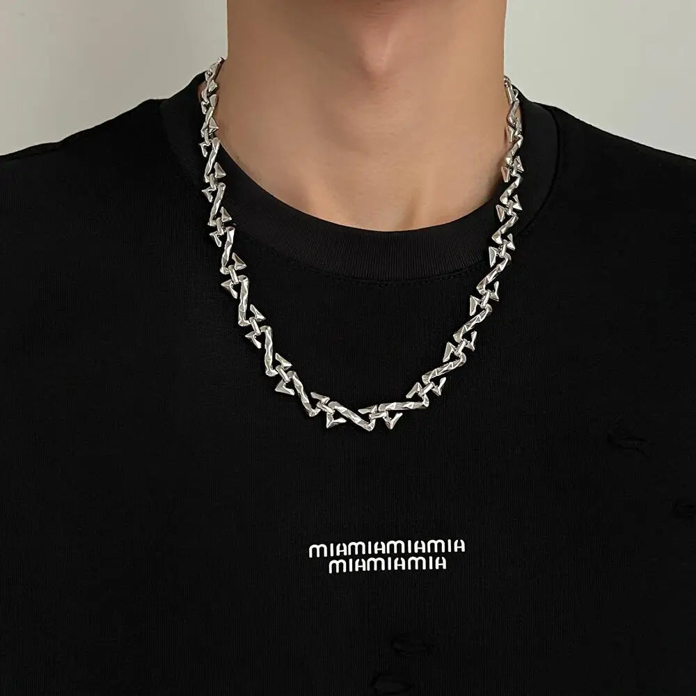 Z Chain Necklace — dettaglio della stampa