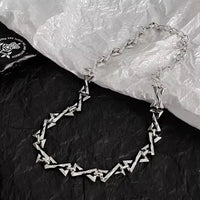 Z Chain Necklace — vista completa