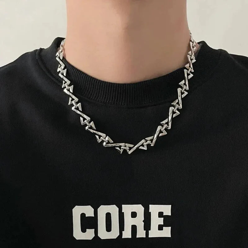 Z Chain Necklace — dettaglio