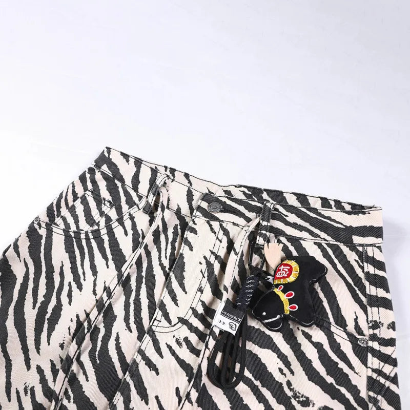 Zebra Striped Graphic Jeans — dettaglio