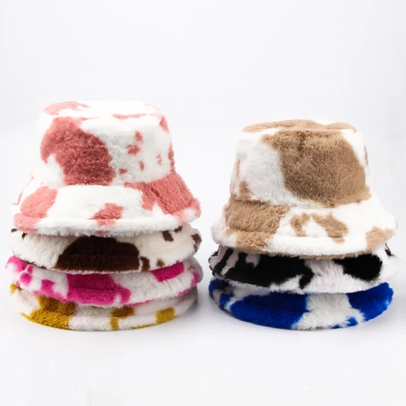 fluffy Cow Print Bucket Hat — in alternativa