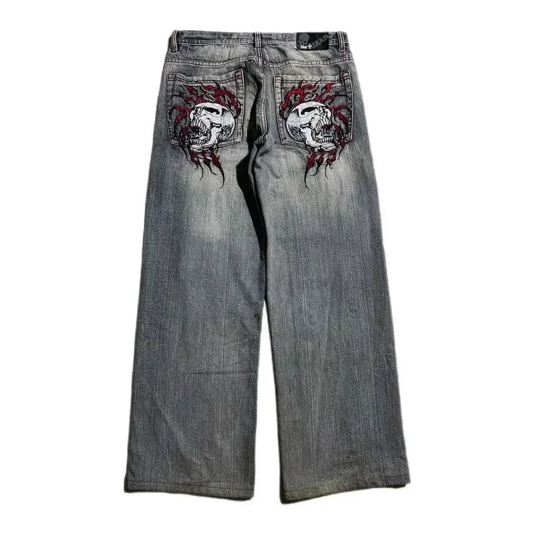 Grunge Skull Embroidery Mid Rise Jeans — vista posteriore