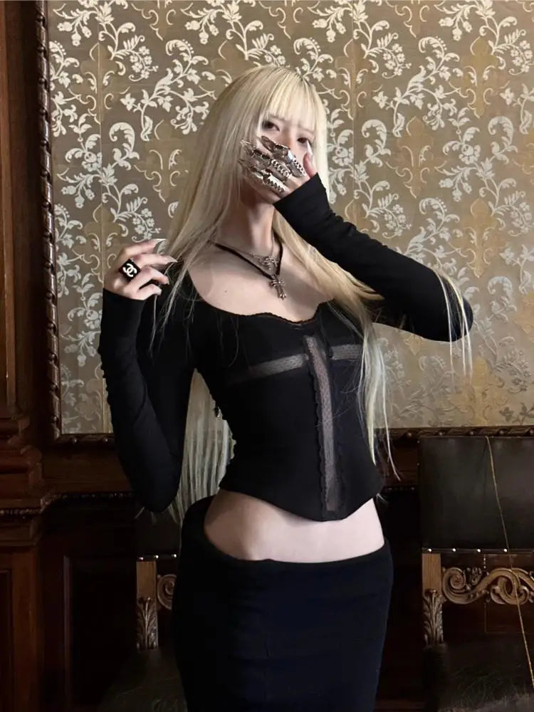 Patchwork Cross Sheer Cropped Long Sleeve Top — dettaglio della stampa