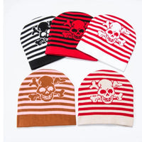 Striped Skull Beanie — vista laterale