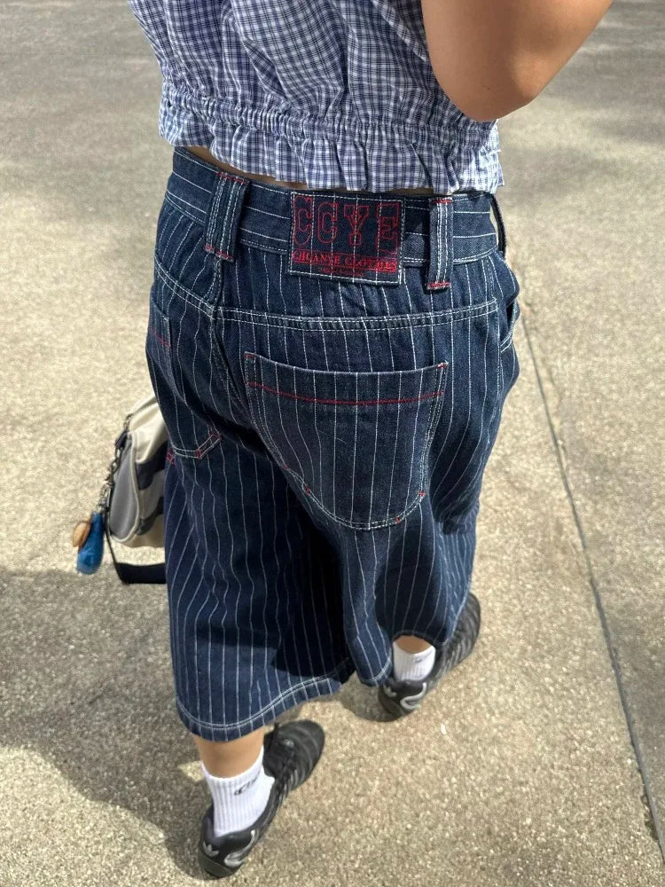 Womens Blue Pinstripe Long Jorts — dettaglio della stampa