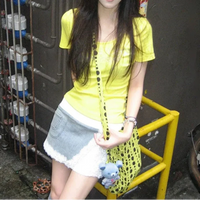 Yellow Y2K Rhinestone Graphic Crop Top — dettaglio della stampa